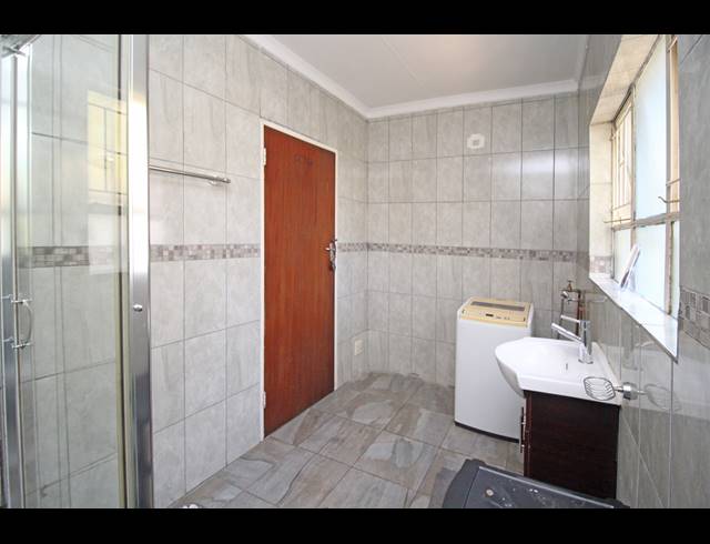 3 BEDROOM HOUSE FOR SALE IN CROSBY